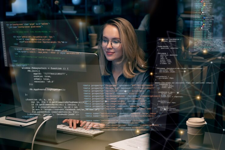Programadora en html sonriendo